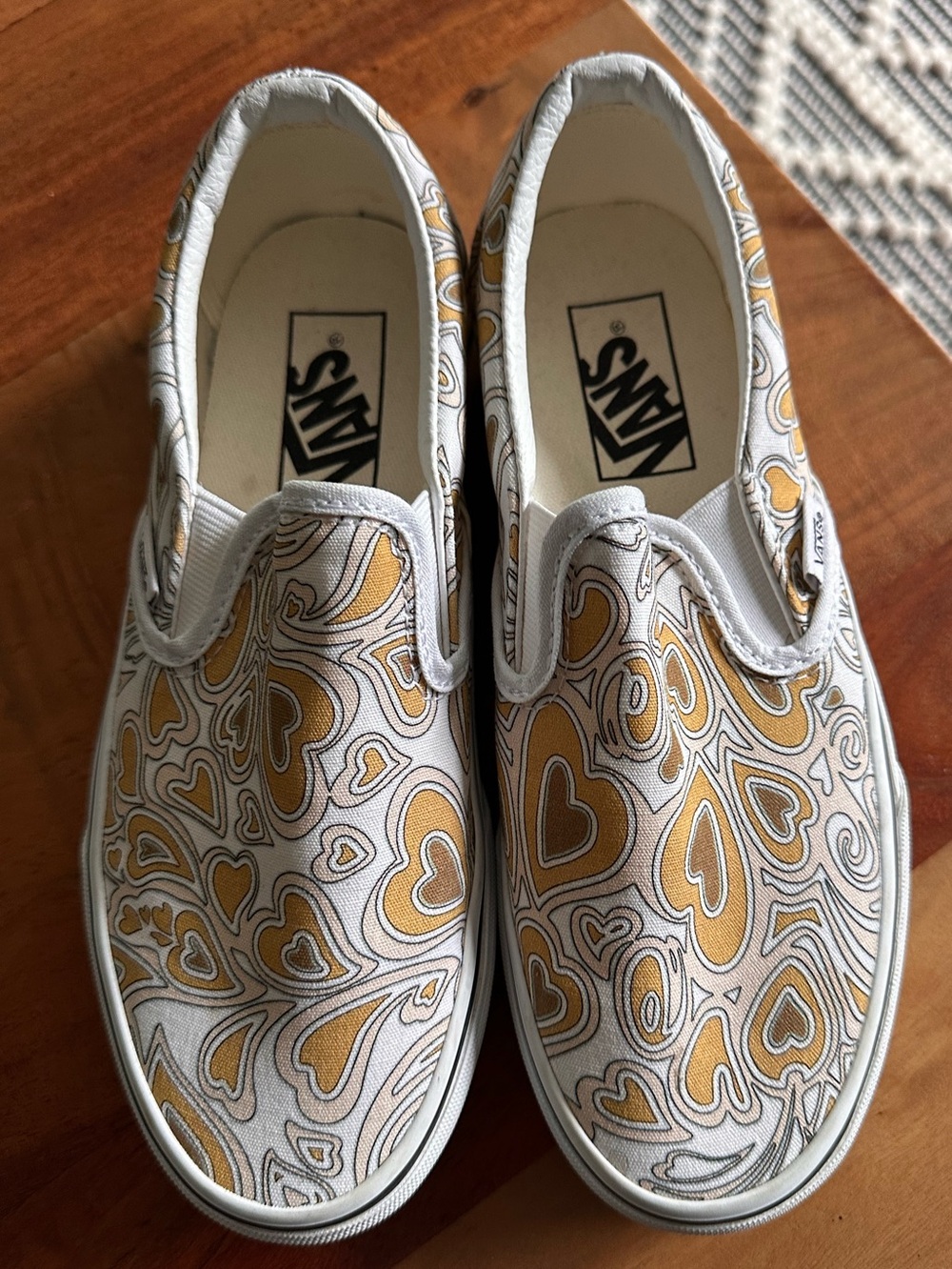 Vans Heart Slip-On Sneakers women’s 6.5